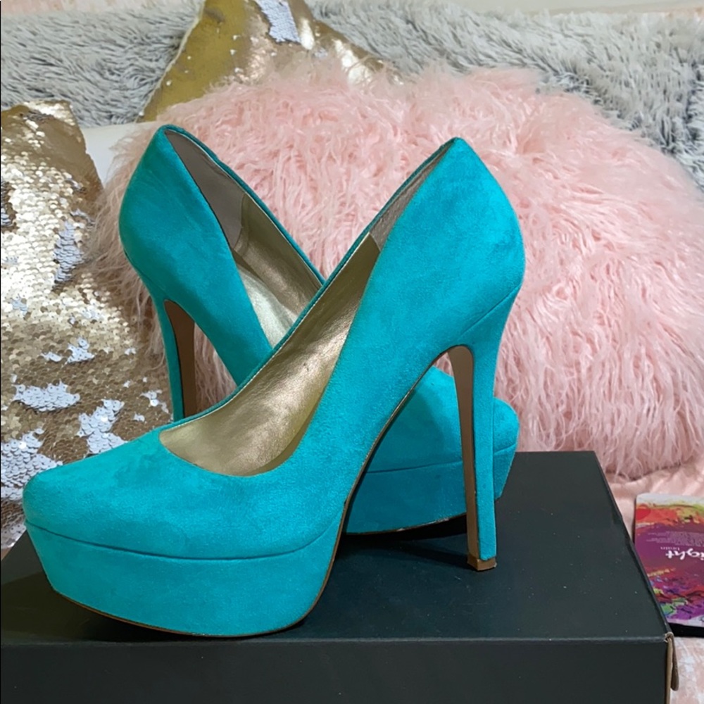 Jessica Simpson Aqua Suede Pumps. Good Condition